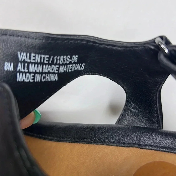 Sofft Eurosoft black sandals size 8 and strappy - Picture 5 of 5